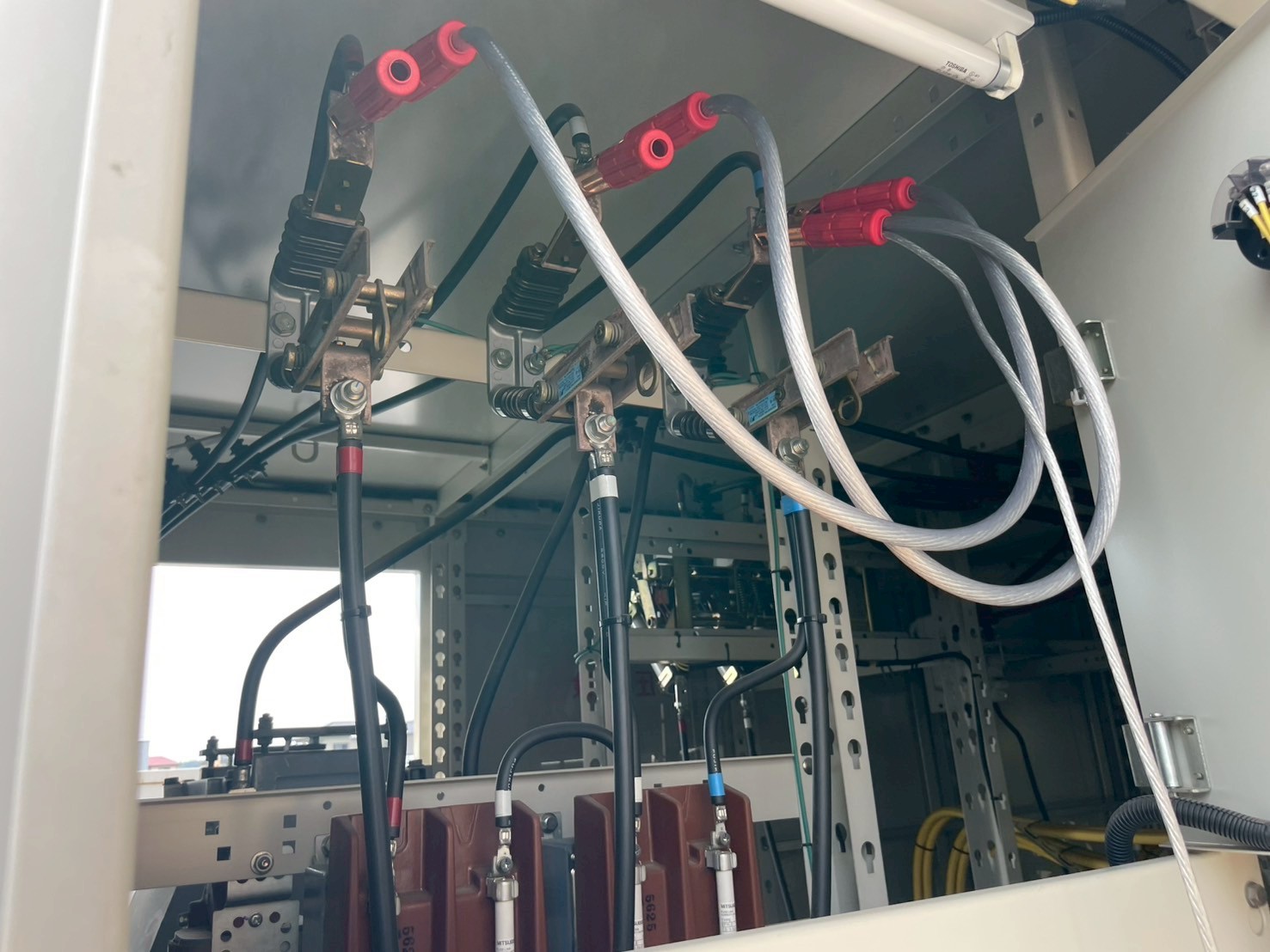 【高圧受変電設備工事】高圧ケーブル接続部の施工完了