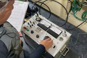 【各種試験】交流耐圧試験装置による試験電圧の印加
