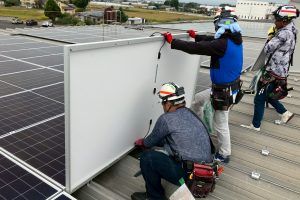 【高圧自家消費型】屋根上での太陽光パネル運搬および配置・取付工事