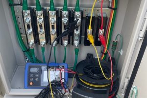 【各種試験】太陽光発電設備の接地抵抗測定