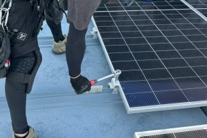 【高圧自家消費型】パネル固定金具のトルク締め付け