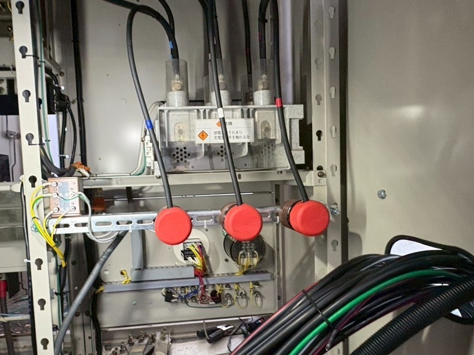 【高圧受変電設備工事】高圧受変電盤改修後の盤内全景