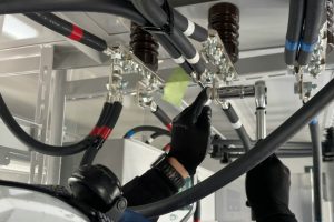 【高圧受変電設備】高圧受変電設備のケーブル接続・締付作業