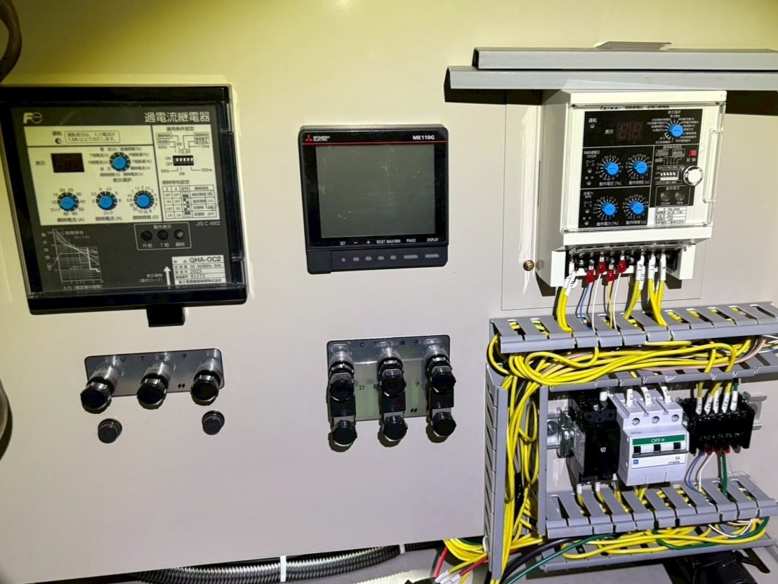 【高圧受変電設備】保護継電器・マルチメーター設置後