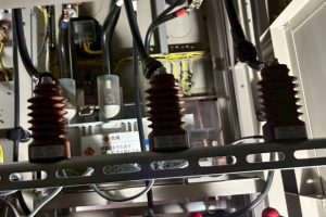 【高圧受変電設備】高圧受変電盤内の高圧機器