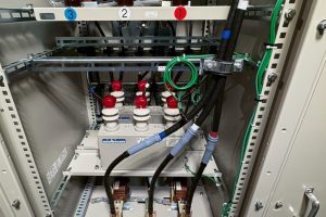 【高圧受変電設備】高圧進相コンデンサ高圧ケーブル接続完了