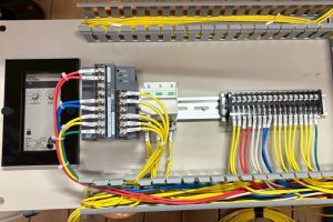 【高圧受変電設備工事】RPR・電力トランスデューサ組込盤の事前製作
