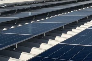 【各種試験】屋上太陽光発電設備の全景
