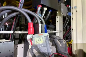 【高圧受変電設備】高圧受変電盤 電圧測定