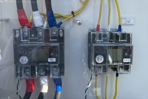 【高圧受変電設備】動力盤改修工事｜電力量計（WHM）取付・結線完了