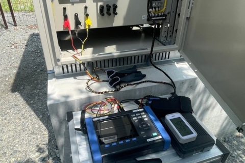 【各種試験】保護継電器試験端子と電力品質アナライザー接続