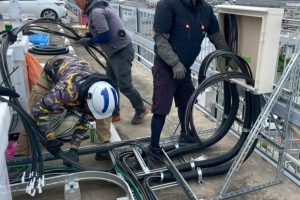 【高圧自家消費型】屋上でのケーブル配線・整線作業