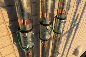 【太陽光発電設備】金属製電線管の確実な接地（ボンド線・アース施工）