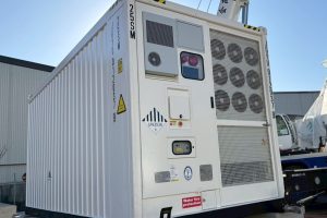 【系統用蓄電所】蓄電池コンテナ据付完了