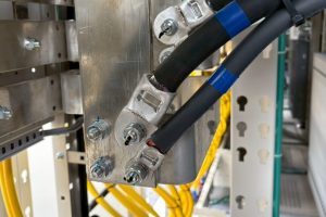【高圧受変電設備】受変電盤内 母線へのケーブル接続