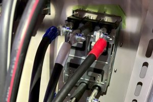 【高圧受変電設備】配線用遮断器ケーブル接続