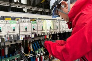 【高圧受変電設備工事】高圧受変電盤 MCCB結線作業