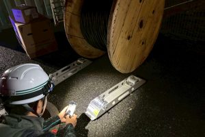【高圧受変電設備】高圧ケーブル布設前のケーブルドラム設置