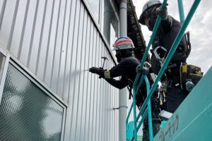 【太陽光発電設備】高所作業車による配管ルート施工