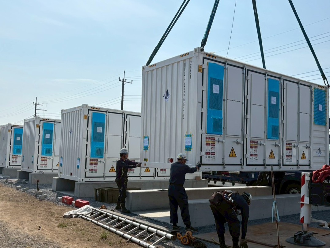 【系統用蓄電所】蓄電池コンテナ据付工事