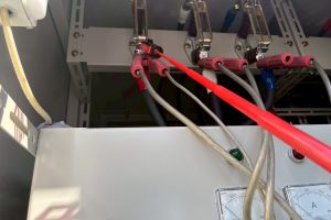 【高圧受変電設備】高圧受変電盤の耐圧試験