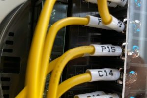 【高圧受変電設備】制御盤内端子配線・マーキング施工