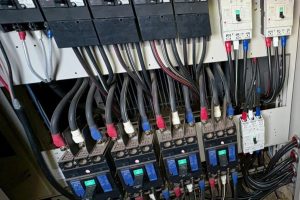 【高圧受変電設備】低圧配電盤のブレーカー配線