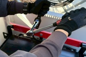 【高圧自家消費型】トルク管理による端子締付