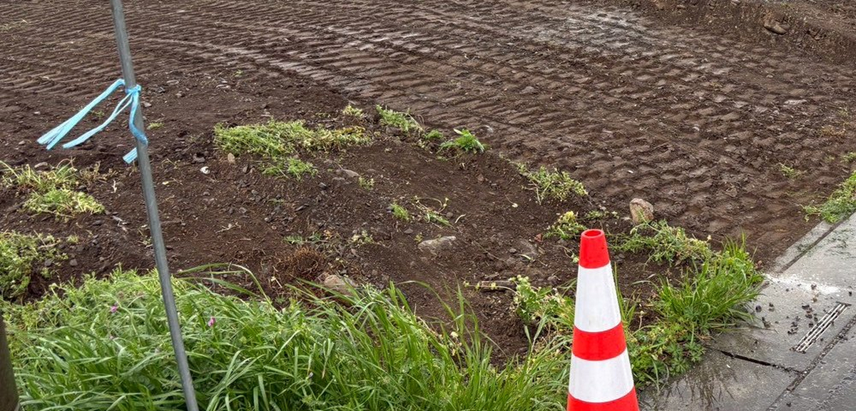 重機でならした造成中の敷地